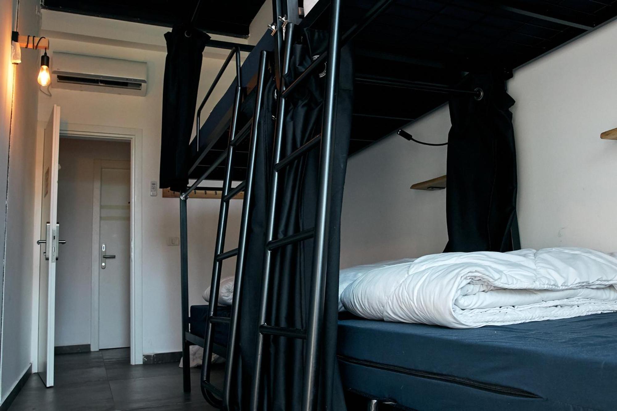 Jungle Jaffa Hostel Age 18 To 45 Tel Aviv Exterior photo